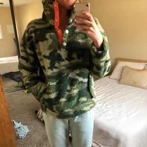 J. Crew Sherpa pullover w/ pockets army in S